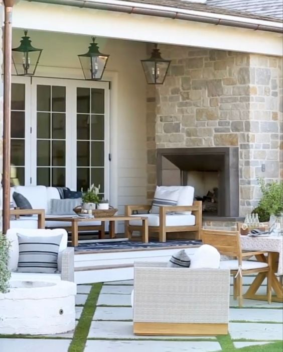 Discover 10 stunning patio ideas to transform your outdoor space into the ultimate retreat! From cozy corners to vibrant entertainment zones, find your inspiration here. 