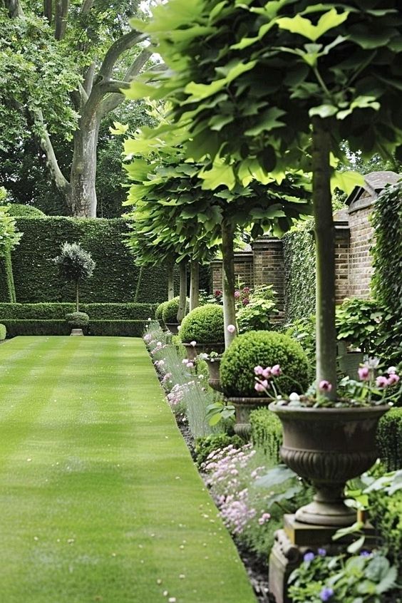 Unlock the secret to a year-round stunning outdoor space with our guide to seasonal landscaping services. Dive in for tips, tricks, and a whole lot of green-thumb magic to keep your little slice of outdoors looking fresh, no matter the season. 🌿