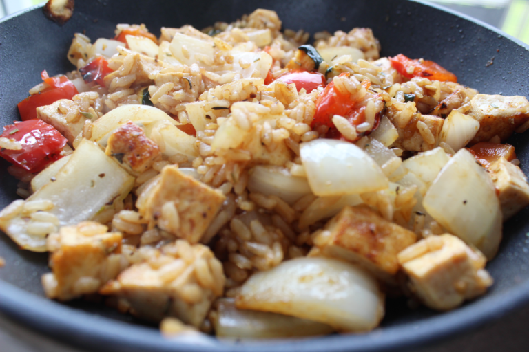 Maple Ginger Tofu Stir Fry with Rice {Vegan & Veg} Nikki's Plate