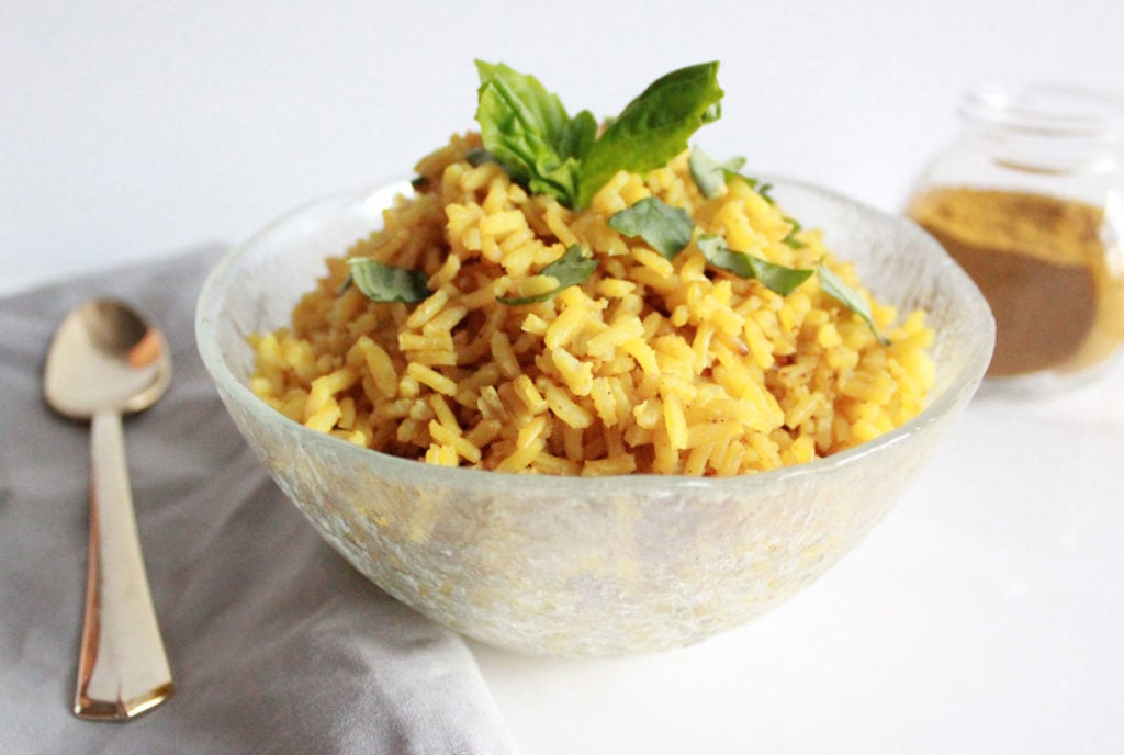 bowl of easy Curry Rice - Gluten free and vegan || www.nikkisplate.com