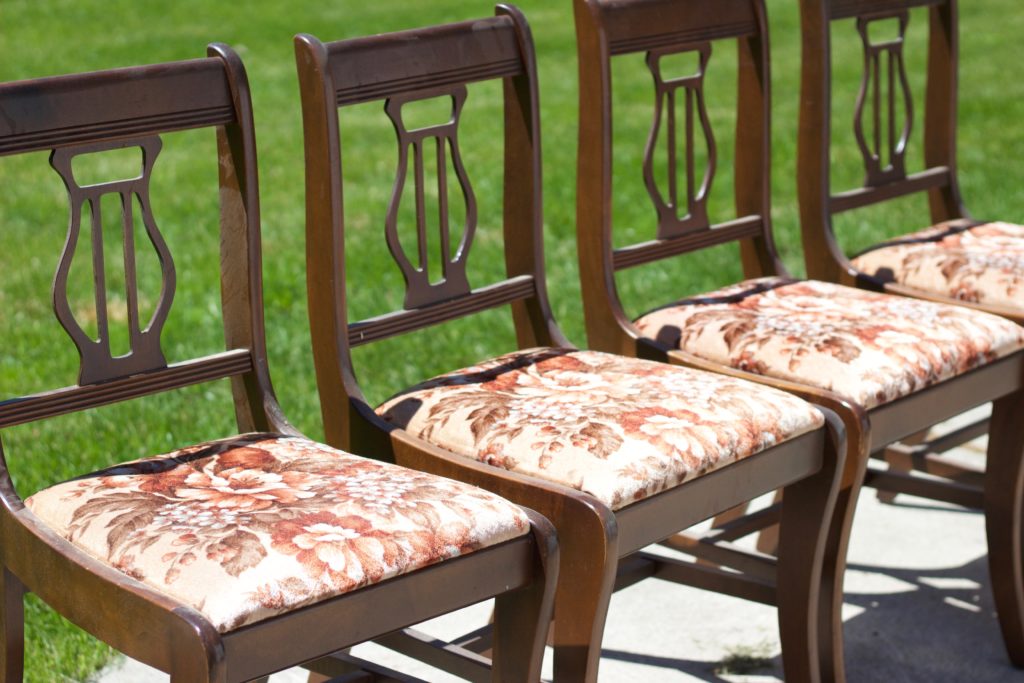 Vintage Chair Makeover! Before and After Pictures. Step by Step Instructions - www.nikkisplate.com