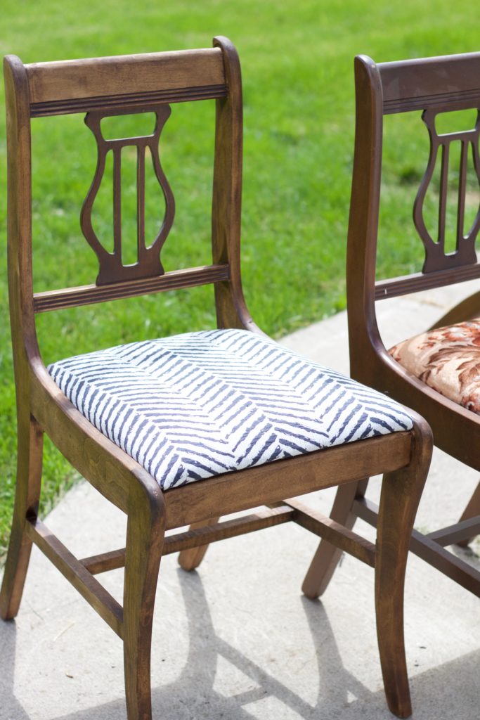 Vintage Chair Makeover! Before and After Pictures. Step by Step Instructions - www.nikkisplate.com