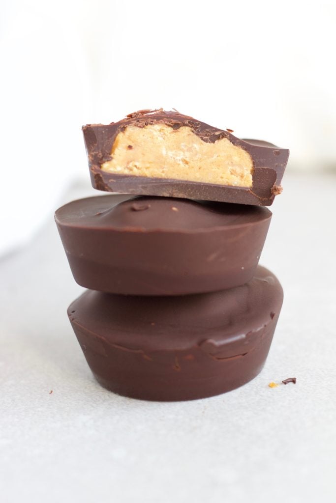 Pumpkin Peanut Butter Cups {Vegan, Gluten free, Healthy, Sugar-free} - www.nikkisplate.com