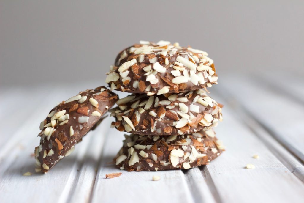 These chocolate dipped chestnut cookies are soft, chewy and delicious. A healthy baking twist on a traditional holiday Christmas treat! || Nikki's Plate