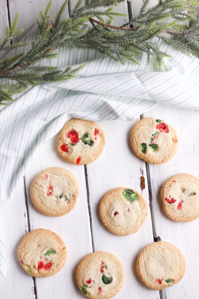 Make these super easy 4-ingredient gluten-free shortbread cookies for your Christmas cookie exchange