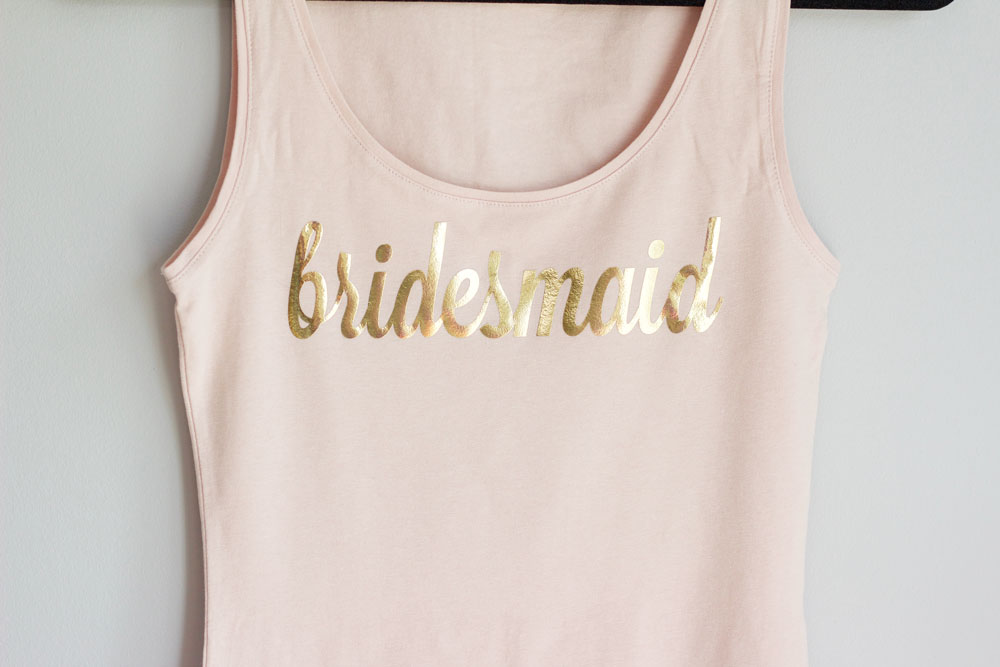 DIY bridesmaid tank top shirts blush and gold || Bridesmaids proposal || www.nikkisplate.com