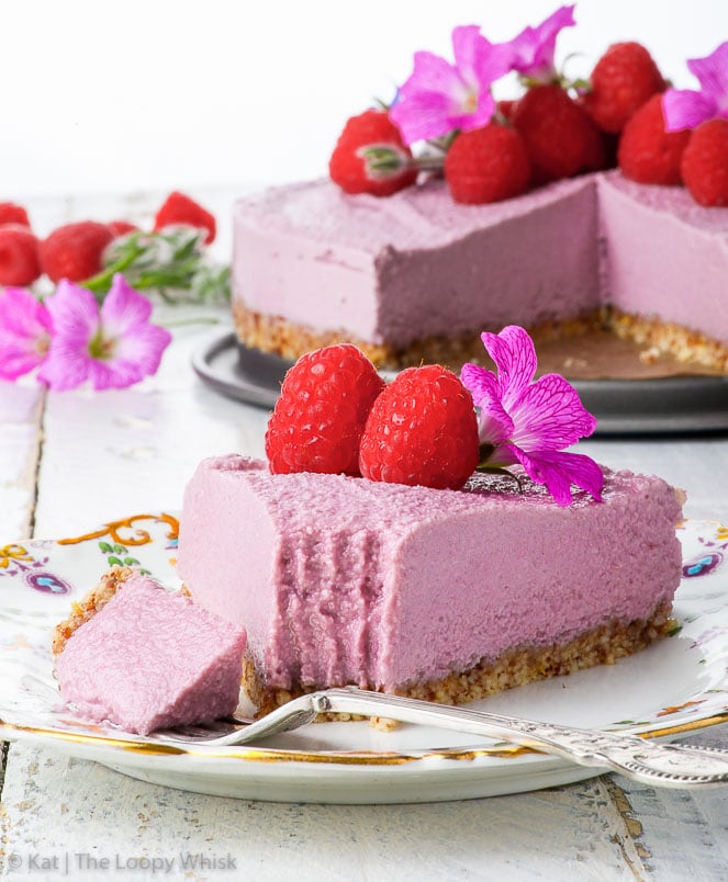 This vegan raspberry cheesecake is a perfect, refreshing no-bake dessert that only calls for 5 ingredients