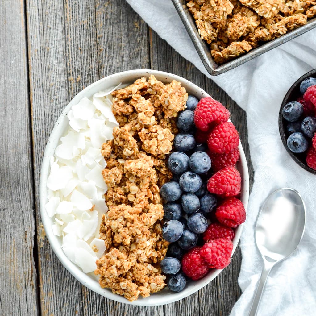 This homemade peanut butter granola is a perfect breakfast or snack that you can munch on with fruits or yogurt throughout the day