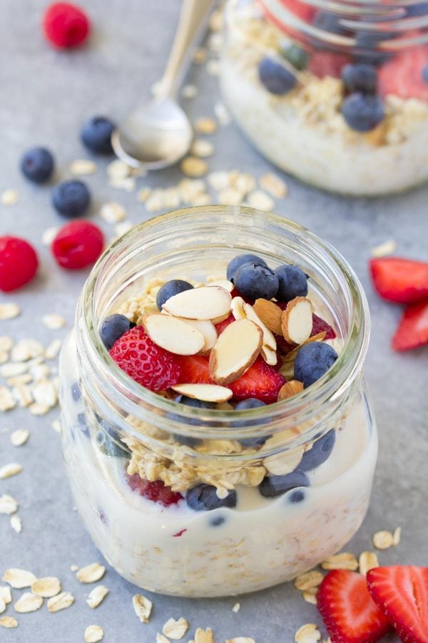 Overnight oats are the perfect healthy breakfast! Pack your favorite yogurt with healthy oats, fruits, or protein