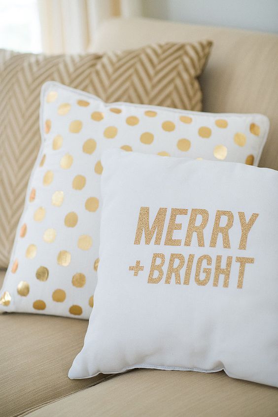 These white and gold Christmas pillow covers are so simple and perfect for your Christmas home.