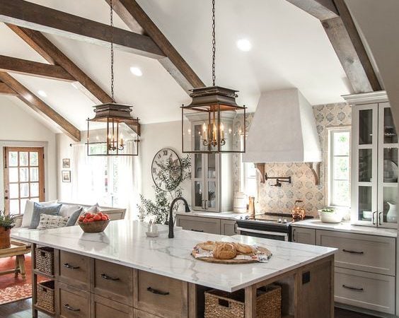 15 Best Kitchens by Joanna Gaines - A round up post of the best kitchens by Joanna Gaines! HGTV's Fixer Upper designer. Country rustic and modern charm. Kitchen renovations. #Joannegaines #HGTV #fixerupper #kitchens