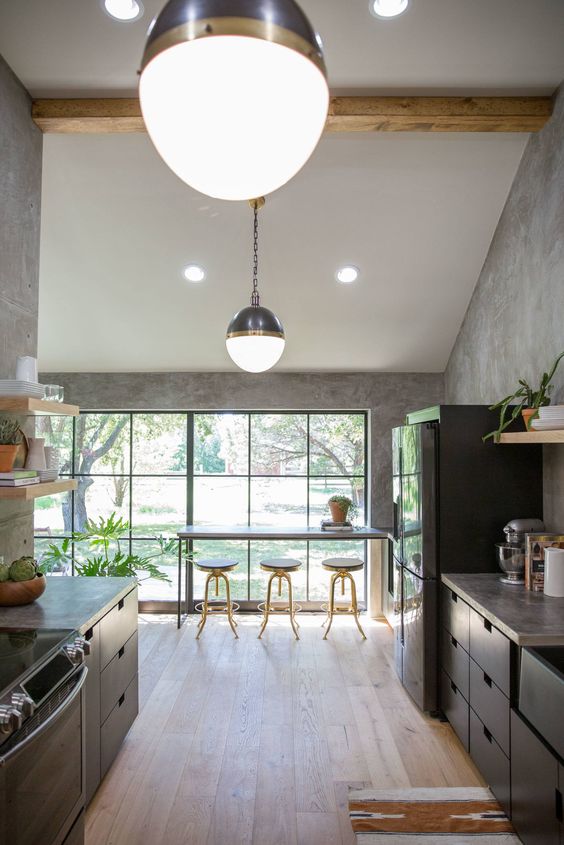 15 Best Kitchens by Joanna Gaines - A round up post of the best kitchens by Joanna Gaines! HGTV's Fixer Upper designer. Country rustic and modern charm. Kitchen renovations. #Joannegaines #HGTV #fixerupper #kitchens