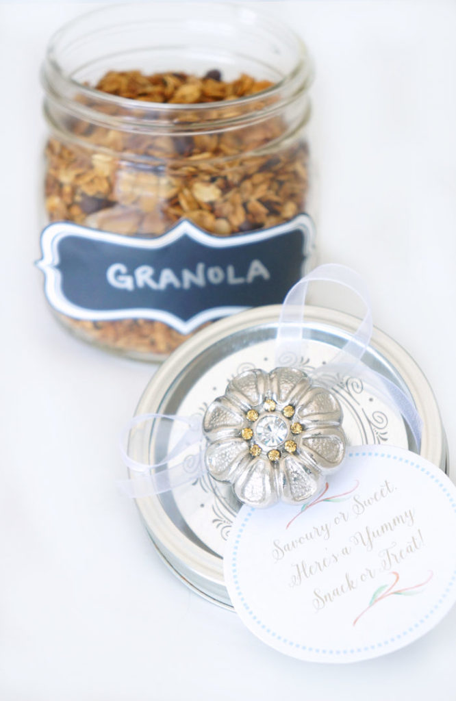 This mason jar gift is packed with sweet homemade granola--the perfect snack!