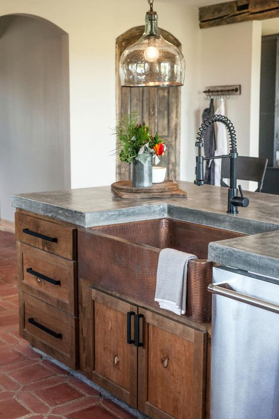 15 Best Kitchens by Joanna Gaines - A round up post of the best kitchens by Joanna Gaines! HGTV's Fixer Upper designer. Country rustic and modern charm. Kitchen renovations. #Joannegaines #HGTV #fixerupper #kitchens