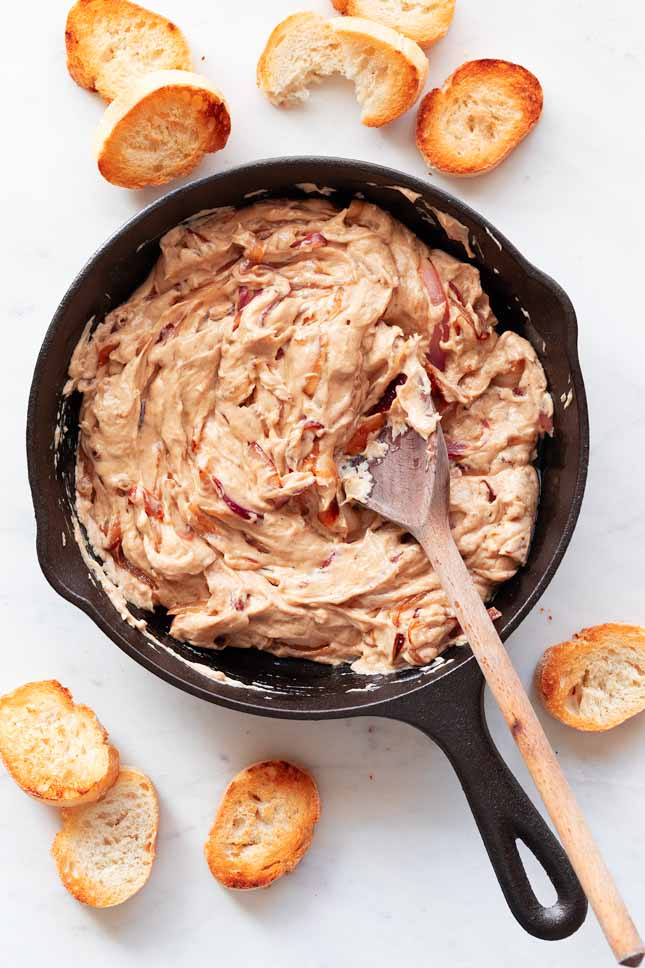 Healthy Super Bowl Appetizers (Vegan, Gluten Free, Sugar Free) || Caramelized Onion Dip #superbowl #appetizers #healthy #vegan #dip || Nikki's Plate