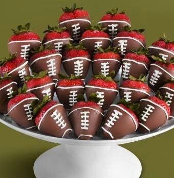 Healthy Super Bowl Appetizers (Vegan, Gluten Free, Sugar Free) || Chocolate Covered Strawberries football #footballs #superbowl #appetizers || Nikki's Plate