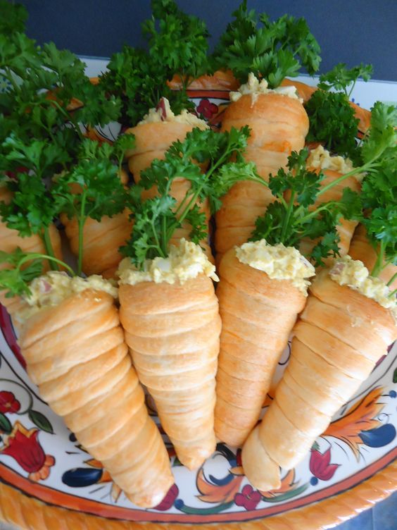 Crescent Roll Carrots Egg Salad || Cute Easter Recipes || Dessert - www.nikkisplate.com