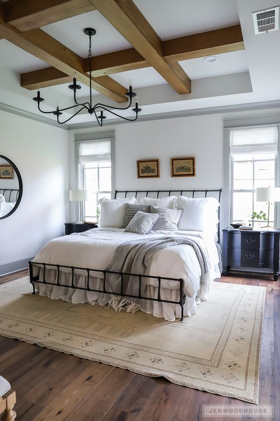 11 Best Bedrooms by Joanna Gaines: Here are the top ten bedroom designs and renovations done by Joanna Gaines from Fixer Upper! - Nikki's Plate #fixerupper #joannagaines