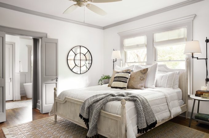 15 Best Bedrooms by Joanna Gaines: Here are the top ten bedroom designs and renovations done by Joanna Gaines from Fixer Upper! - Nikki's Plate #fixerupper #joannagaines