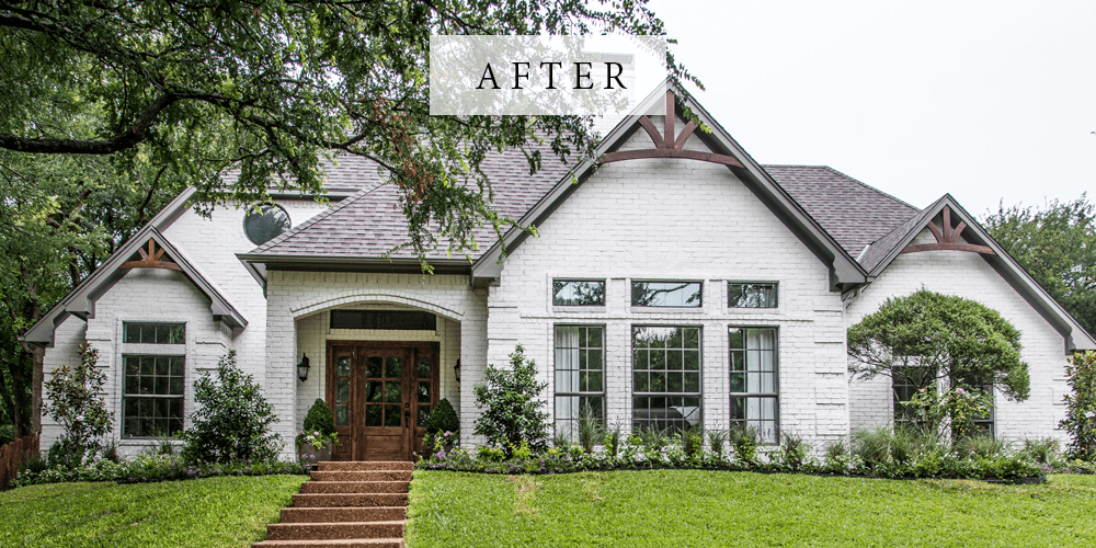 11 Best House Exterior Renovations By Joanna Gaines; Here are the best before and after reveals on the show Fixer Upper. House Front, Curb Appeal and Home Front. #housebeforeandafter #fixerupper #joannagaines