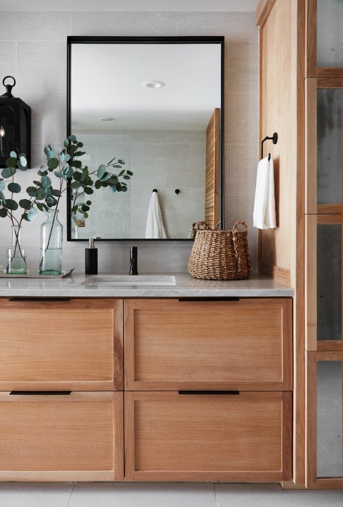 Best Bathrooms by Joanna Gaines; Fixer upper's top bathroom renovations by Joanna and chip Gaines! These rustic, country with hints of modern perfection bathrooms are everything #joannagaines #bathroom #bathrooms #renovations - Nikki's Plate