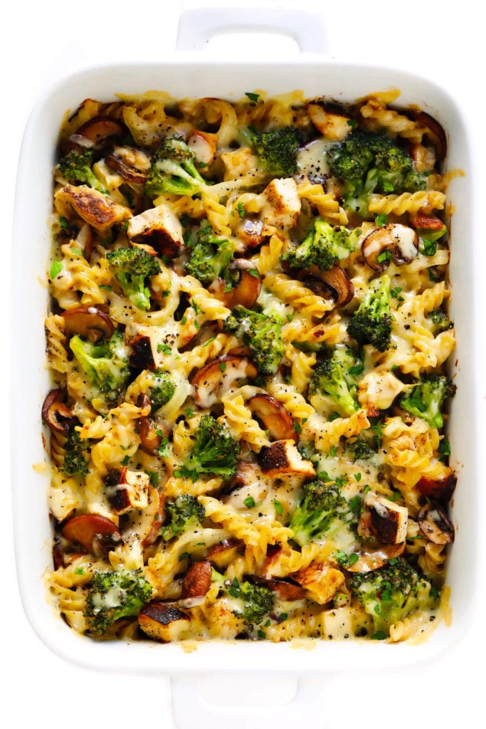 Healthy Make Ahead Freezer Meals for new moms and winter season prep! Crockpot, slow cooker and oven dinner ideas to freeze and pull out when ready to cook! Healthy Broccoli Chicken Casserole - #healthycasserole #broccolichickencasserole #freezermeals