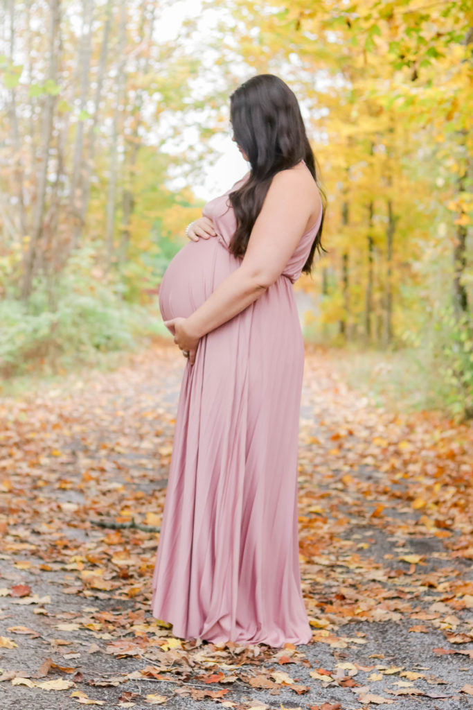 Pink Maternity Photoshoot; the complete collection of my baby girl maternity photo shoot in third trimester. #pregnancy #photoshoot #maternityphotoshoot