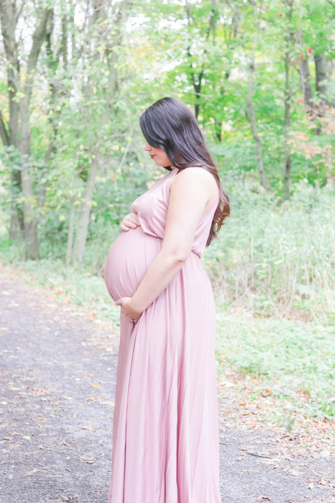 Pink Maternity Photoshoot; the complete collection of my baby girl maternity photo shoot in third trimester. #pregnancy #photoshoot #maternityphotoshoot