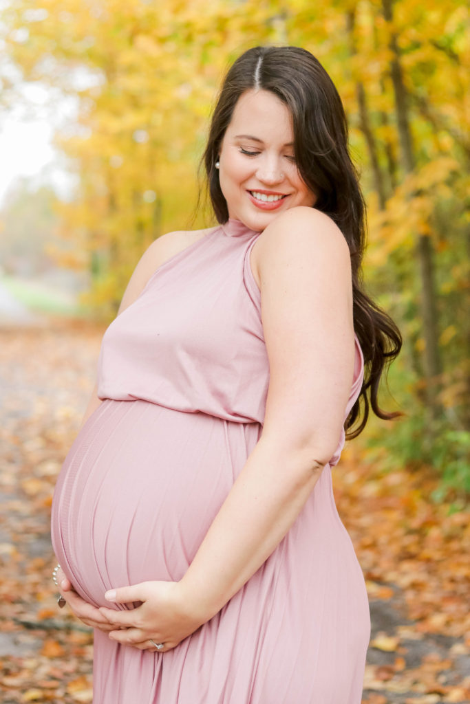 Pink Maternity Photoshoot in the Fall - Nikki's Plate