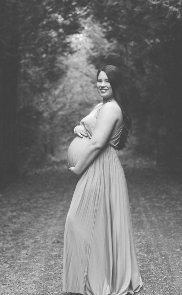 Pink Maternity Photoshoot; the complete collection of my baby girl maternity photo shoot in third trimester. #pregnancy #photoshoot #maternityphotoshoot