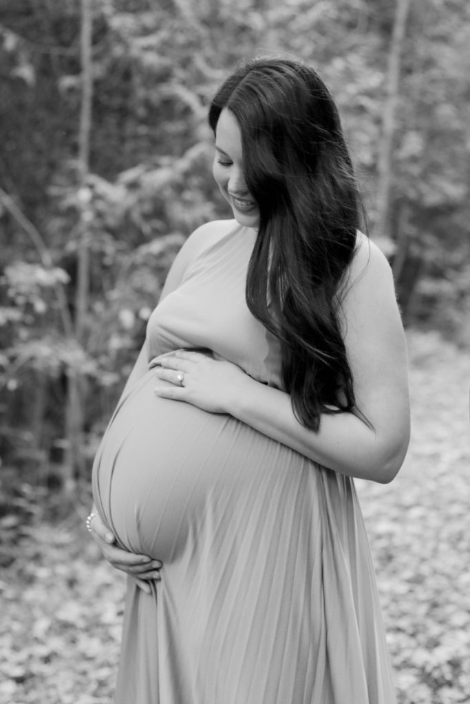 Pink Maternity Photoshoot; the complete collection of my baby girl maternity photo shoot in third trimester. #pregnancy #photoshoot #maternityphotoshoot