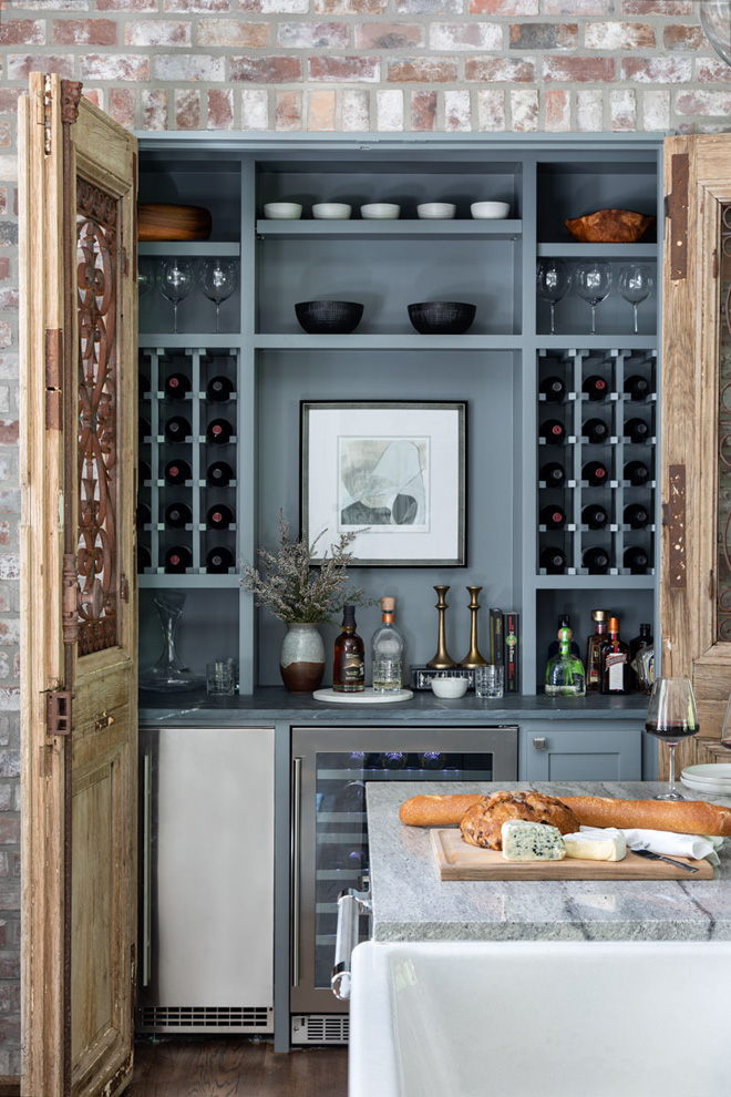 Pretty Blue Kitchen Design Ideas; scrap the white kitchens, blue kitchens are the hottest new design trend! Here are some beautiful examples of all blue kitchens!