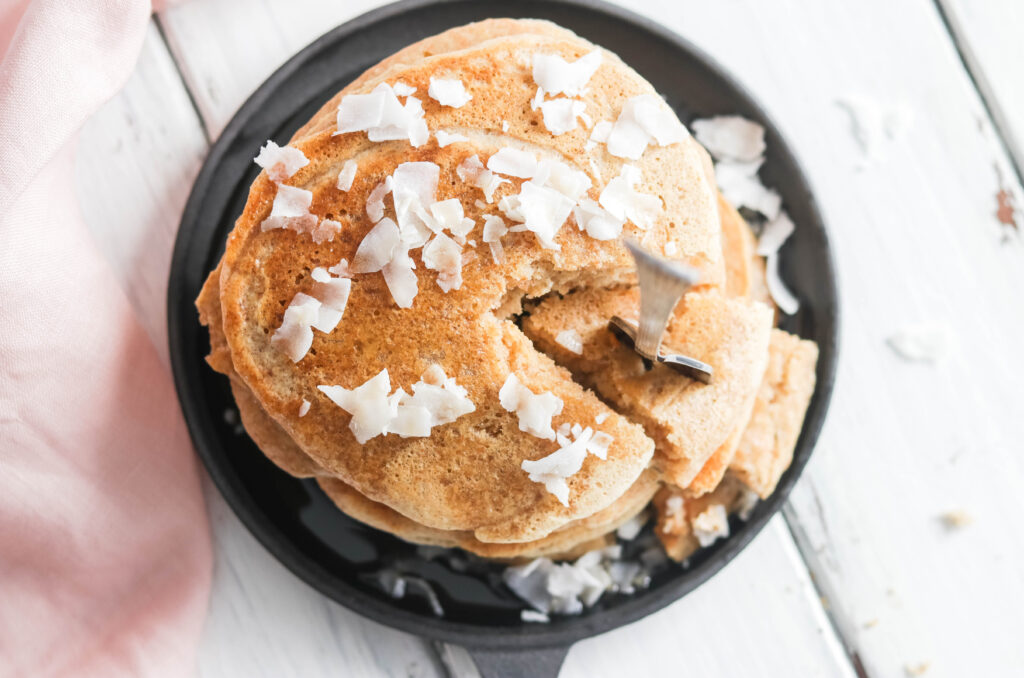 The Best Healthy Pancake Recipe; looking for healthy gluten free and dairy free pancakes? Look no further! Enjoy these fluffy soft delicious pancakes. The secret is in the gluten free flour, almond milk and coconut oil! #glutenfreepancakes #dairyfreepancakes