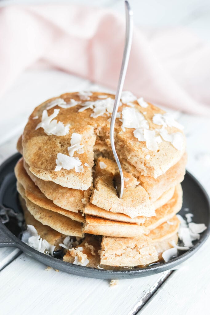 The Best Healthy Pancake Recipe; looking for healthy gluten free and dairy free pancakes? Look no further! Enjoy these fluffy soft delicious pancakes. The secret is in the gluten free flour, almond milk and coconut oil! #glutenfreepancakes #dairyfreepancakes