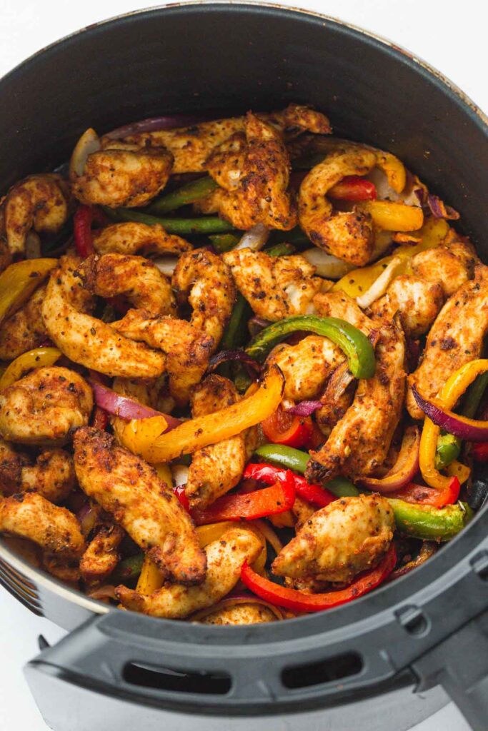 10 Easy Air Fryer Recipes; here are quick and easy air fryer meals! Healthy and delicious! air fryer chicken fajitas
