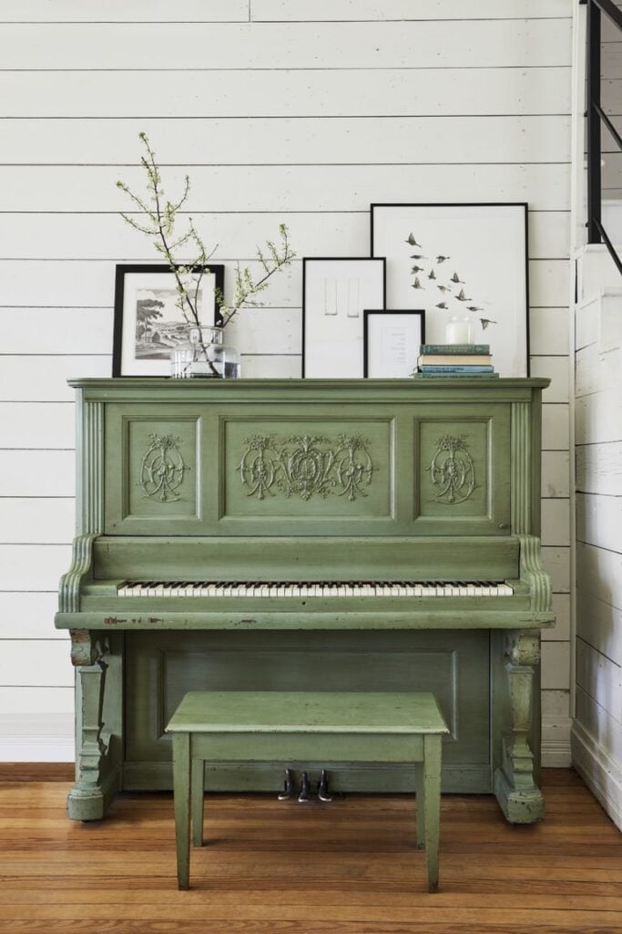 Green piano, antique piano: oanna Gaines Full Farmhouse Tour: Entire look inside Chip and Joanna Gaines's home