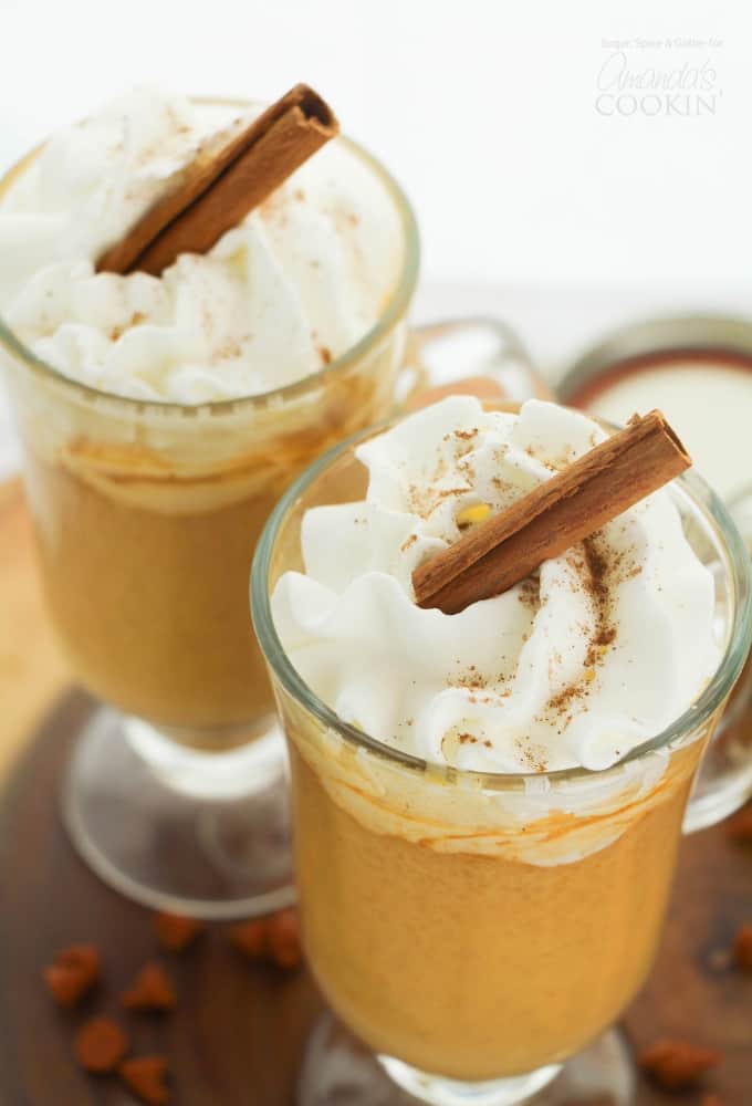 Pumpkin Spice Hot Chocolate - 15 Delicious Pumpkin Drinks for Foodies; Easy and tasty fall drinks to sip on during the autumn season! 