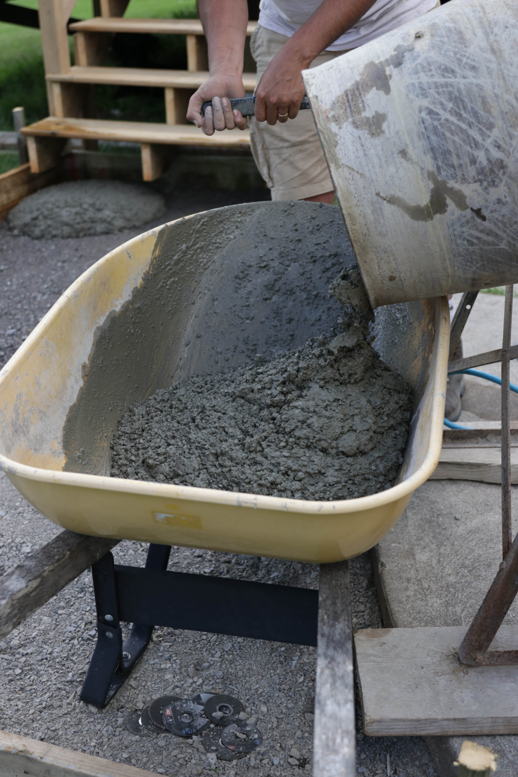 Pour concrete for concrete walkway