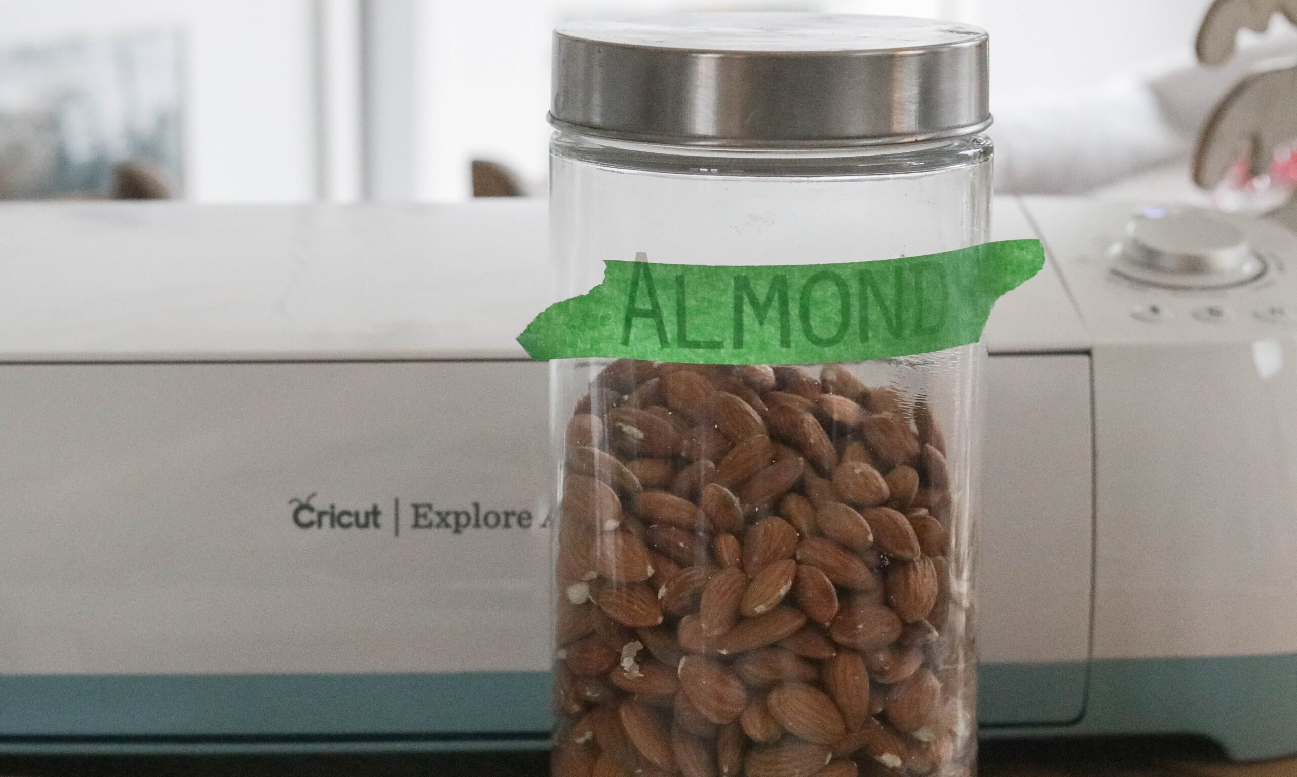 Pantry Organization with Large Labels; transferring vinyl using painters tape