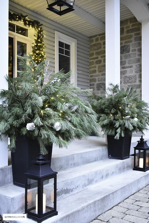 Simple Winter Front Porch Decor Ideas; ways to decorate your front door and home entrance this season! Greenery