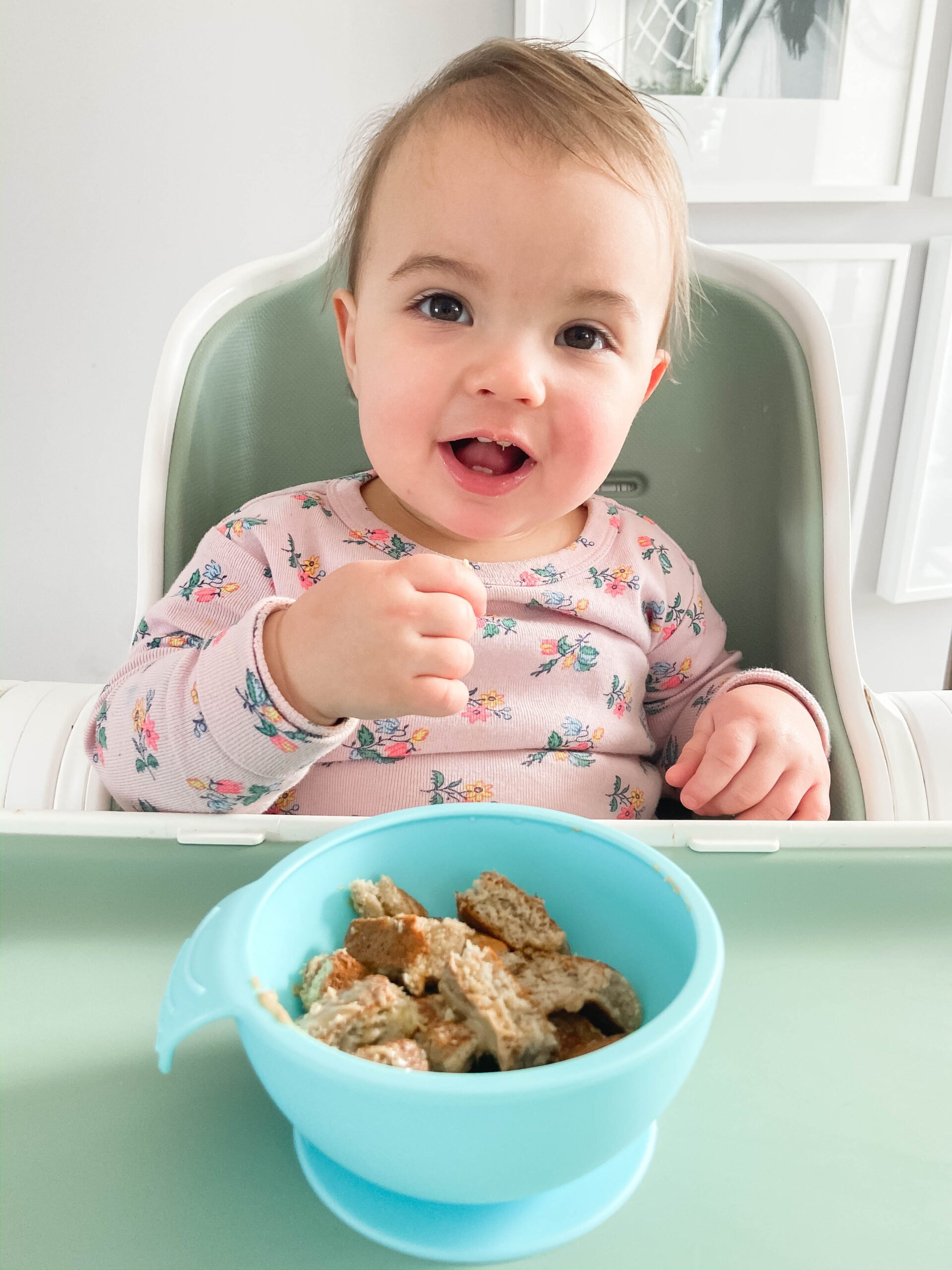 Toddler Oatmeal and Banana Pancakes; easy breakfast recipe for toddlers in the morning! Gluten free and dairy free option. Naturally sweetened.