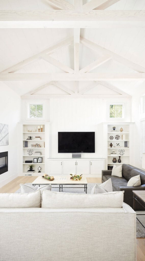 25 Modern Farmhouse Living Room Decor Ideas; Rustic meets the modern world, best of both worlds when it comes to a farmhouse living room look