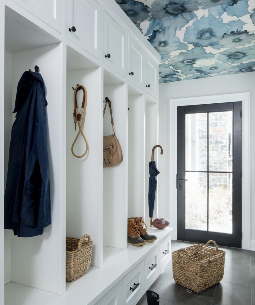 39 Tips to Decorate a Mudroom on a Budget