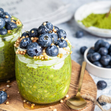 Matcha and blueberry chia pudding recipe with oats; vegan, dairy-free, low carb, gluten free, no added sugar. Healthy breakfast, snack or dessert!