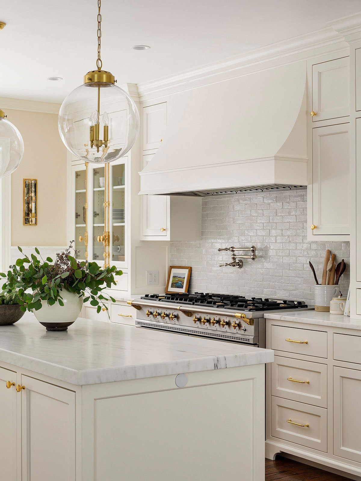 White Kitchen Cabinets With Brushed Gold Hardware - Tutorial Pics