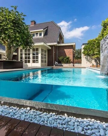 Luxury Above Ground Pools; swimming pools that make your yard look like a million bucks! Everything you want in an above ground swimming pool.