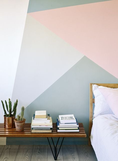 pink and green accent wall, pink and green shapes, pink and mint accent wall in bedroom
