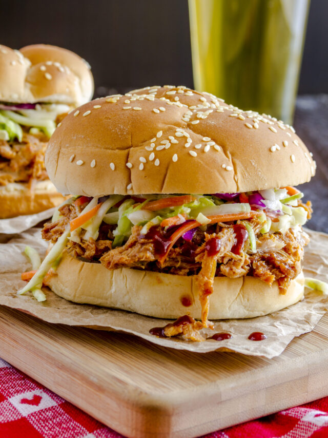 SPICY PULLED PORK SANDWICHES RECIPE Nikki's Plate