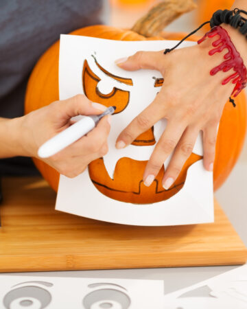 30 Free Printable Pumpkin Carving Stencils; here are some PDF printables to use on your halloween pumpkins this year! Jack-o-lantern traceable!