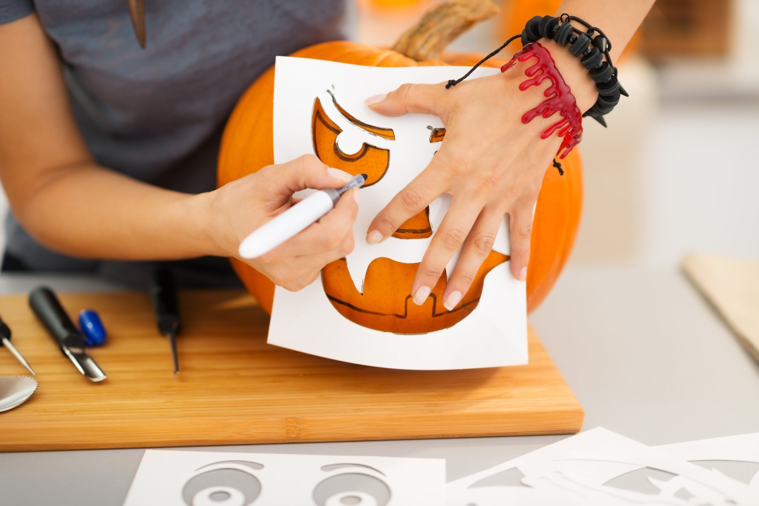 30 Free Printable Pumpkin Carving Stencils; here are some PDF printables to use on your halloween pumpkins this year! Jack-o-lantern traceable!